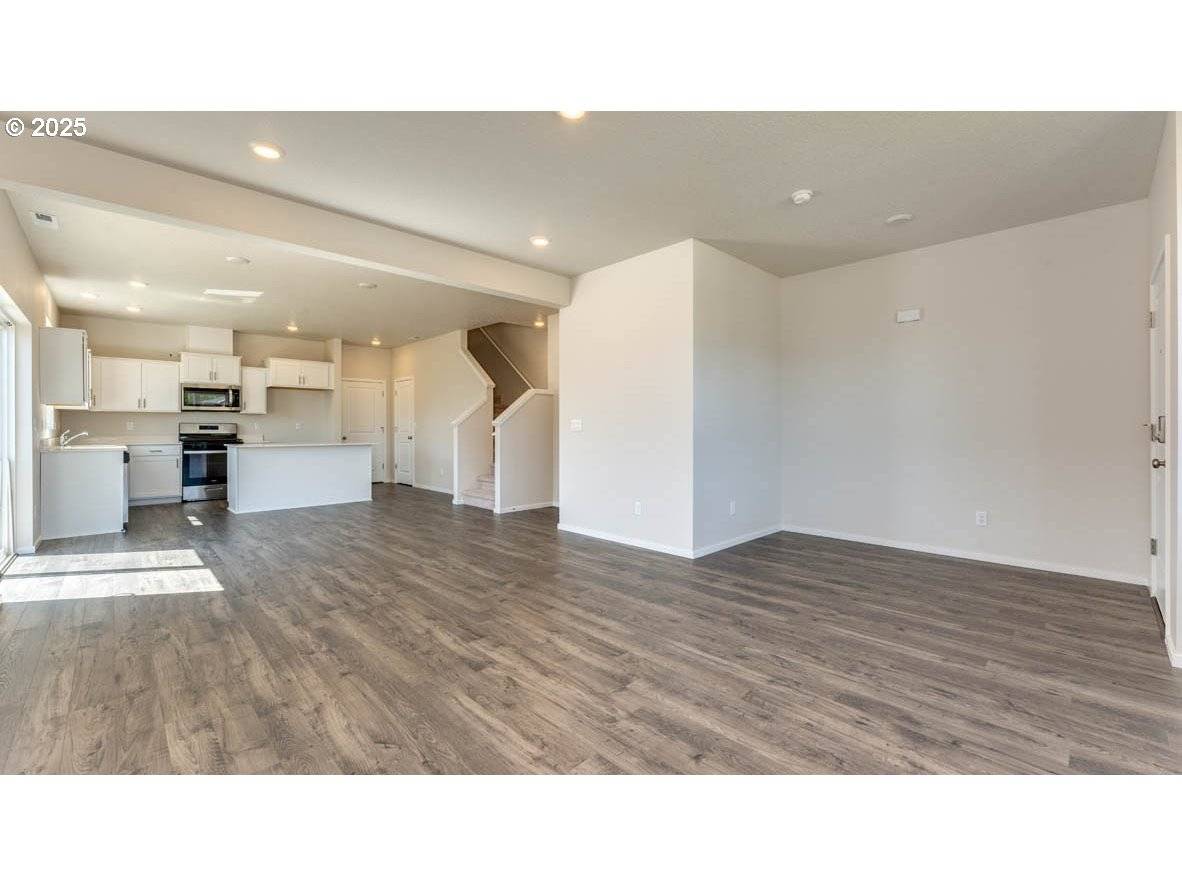 Springfield, OR 97477,2957 U ST