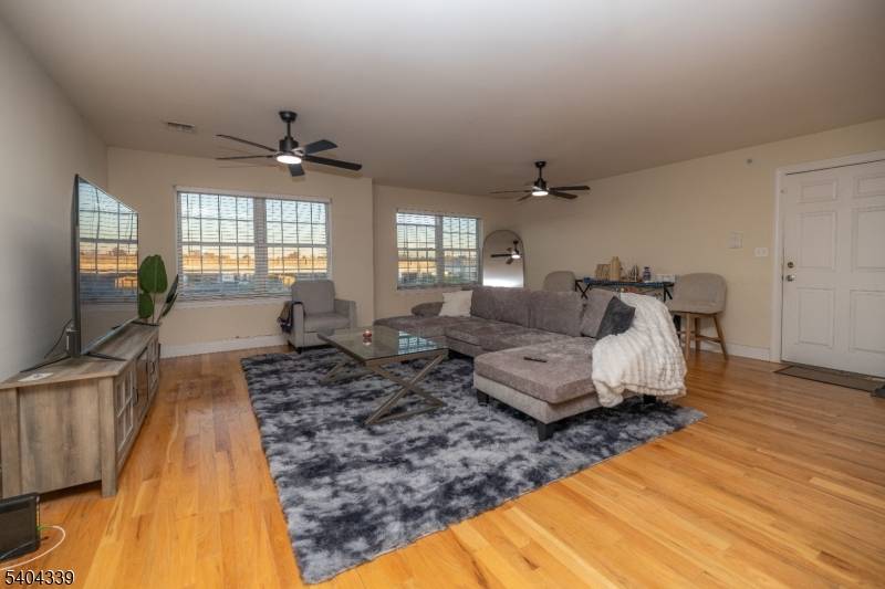 Elizabeth City, NJ 07202,307 Pearl St