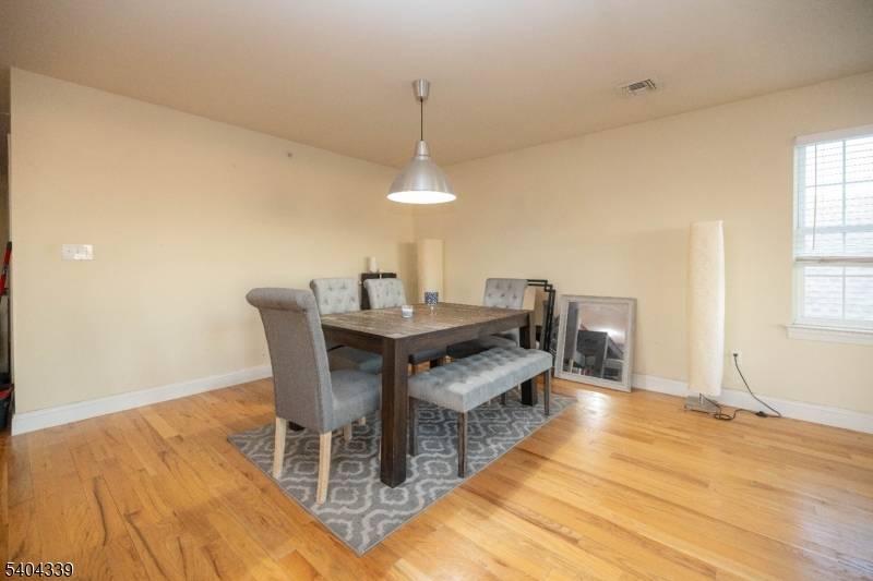 Elizabeth City, NJ 07202,307 Pearl St