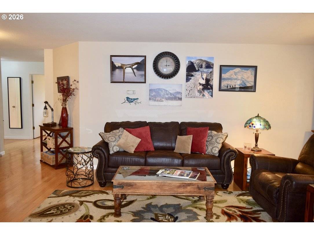 Brookings, OR 97415,728 EASY ST