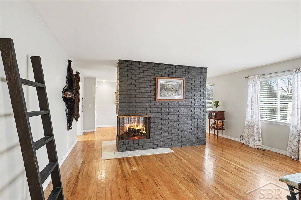 Midland, MI 48640,811 Linwood DR