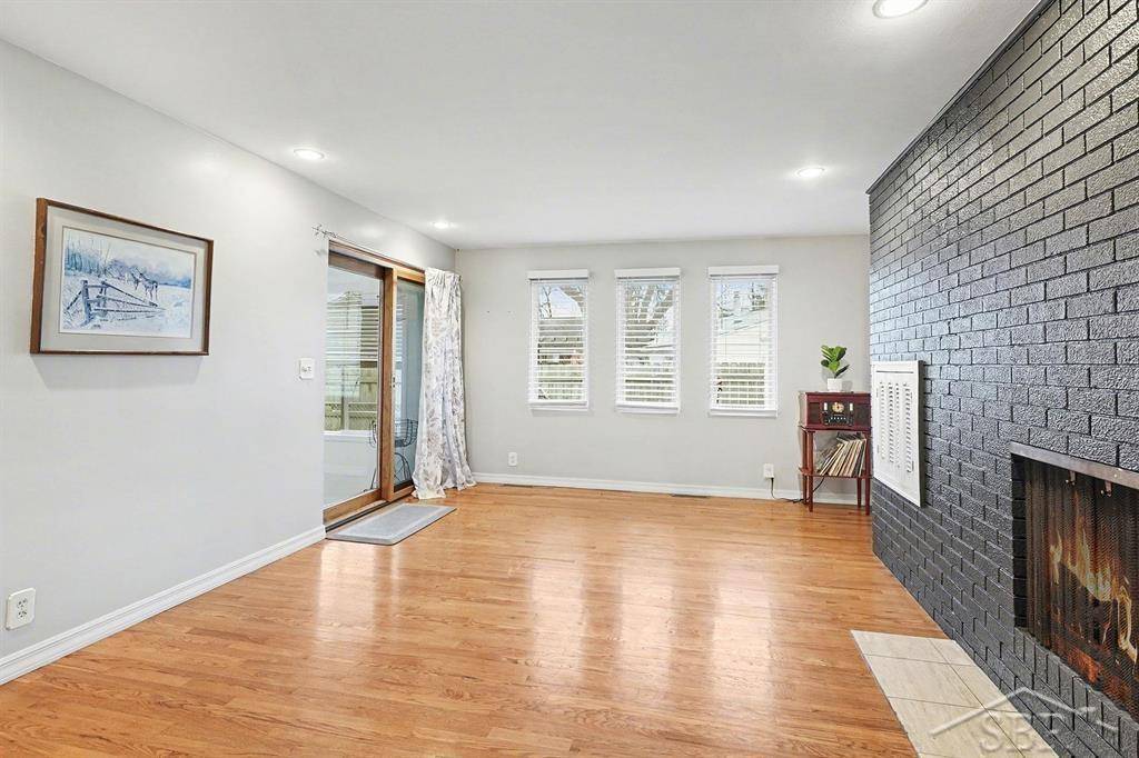 Midland, MI 48640,811 Linwood DR