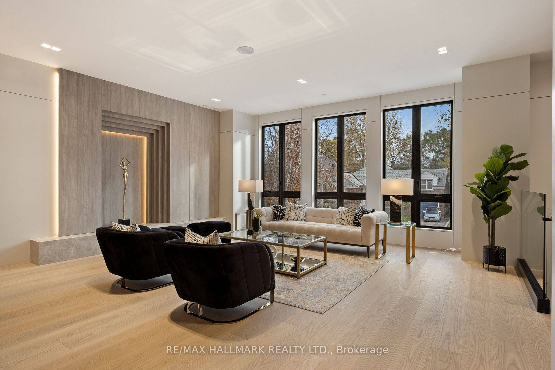 Toronto C04, ON M5M 1K4,652 Bedford Park AVE