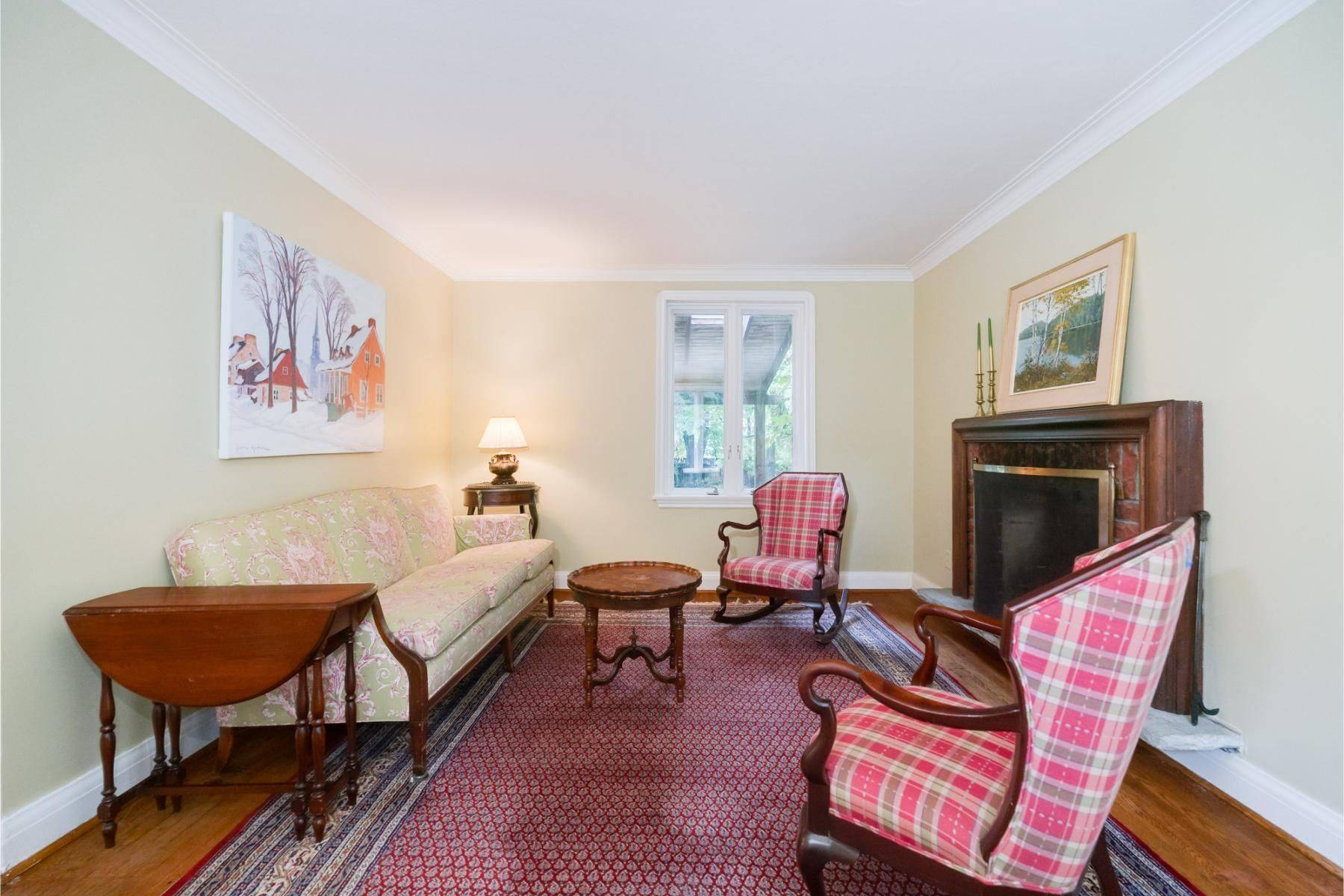 Toronto C14, ON M2N 3V1,239 Empress AVE