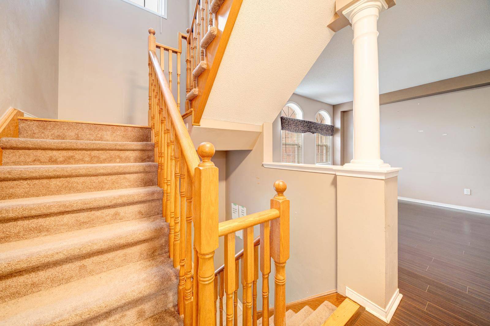 Pickering, ON L1V 7G3,575 Steeple HL ##39