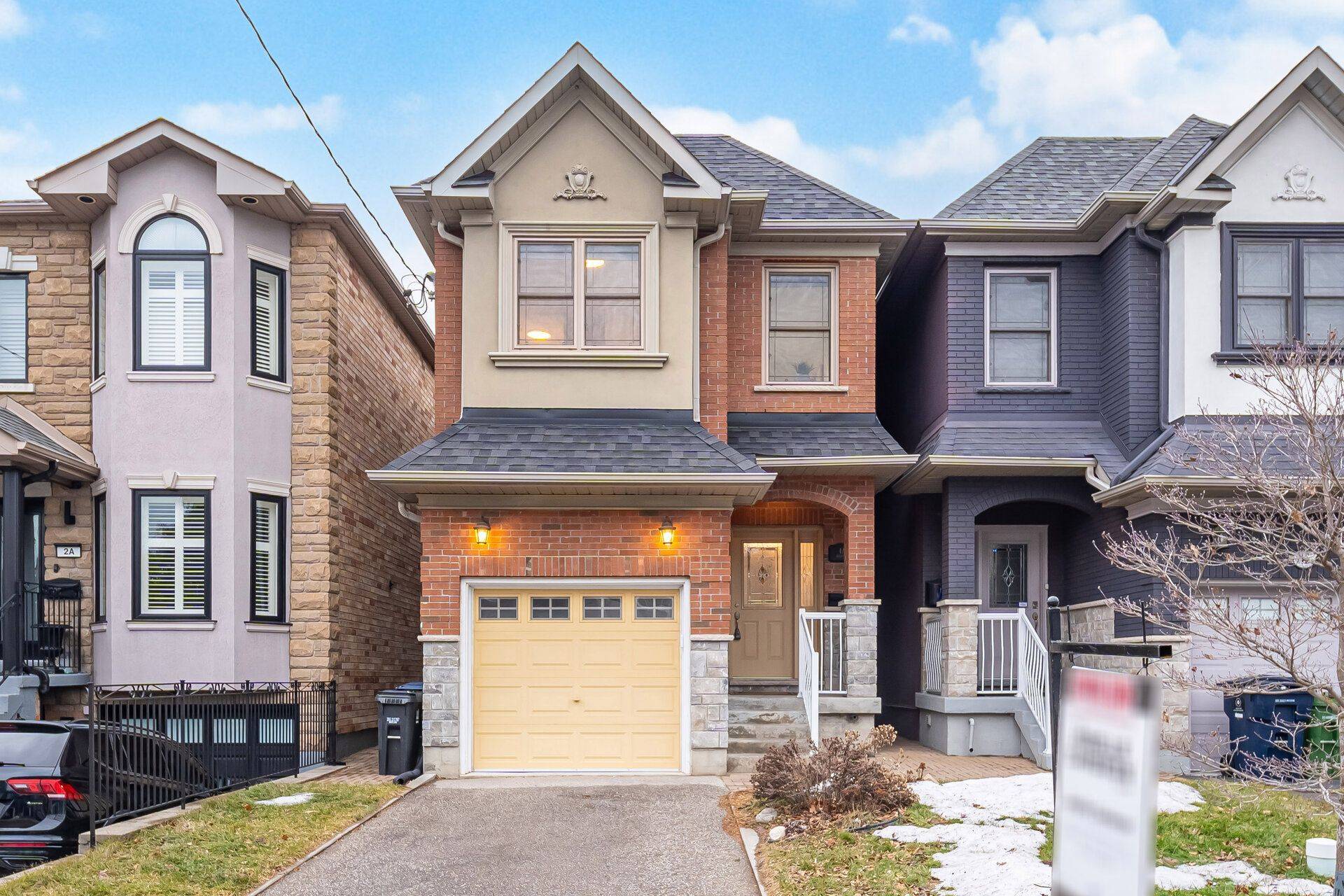 Toronto E03, ON M4C 2P9,4A Holborne AVE