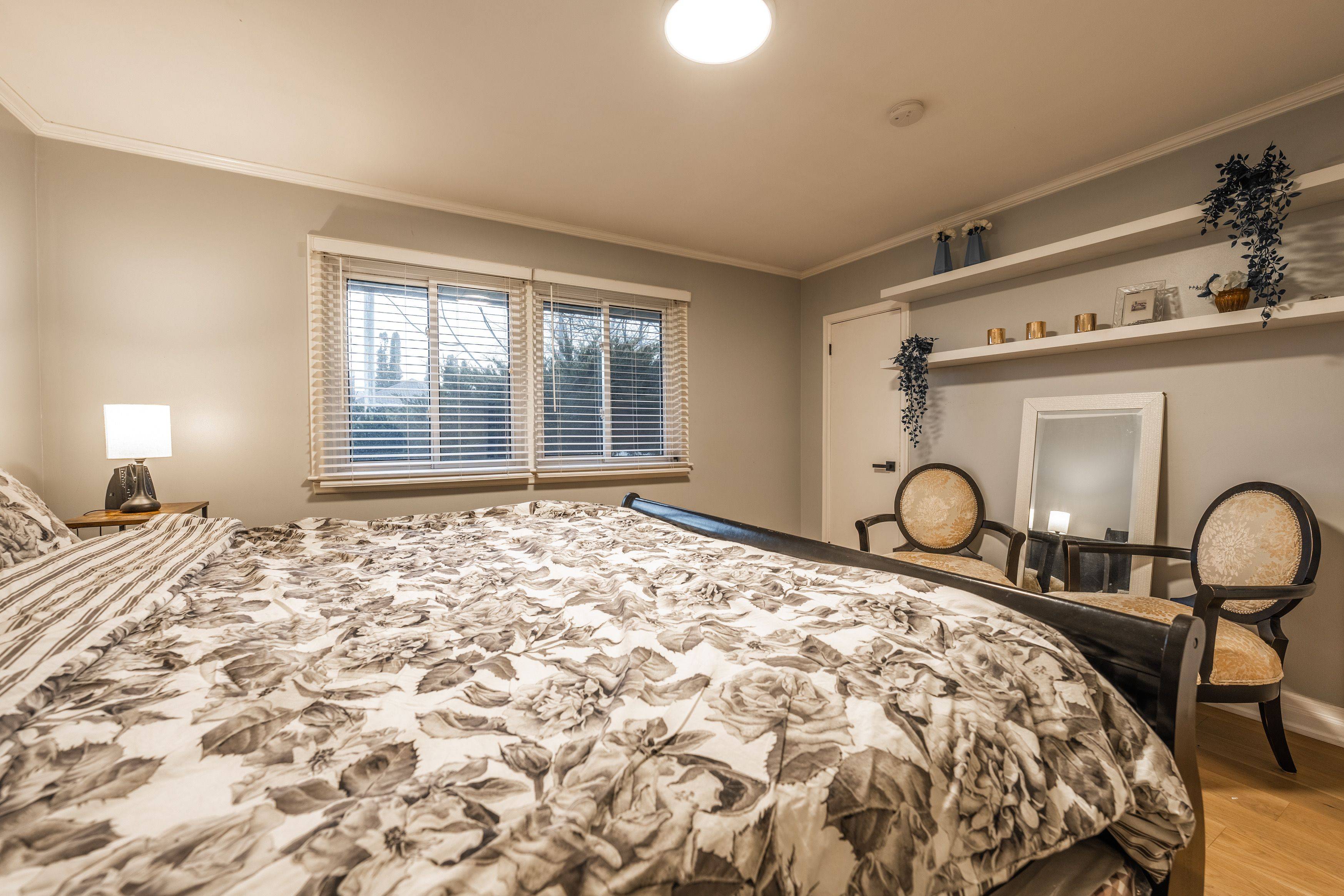 Oshawa, ON L1H 3Y5,201 Southlawn AVE