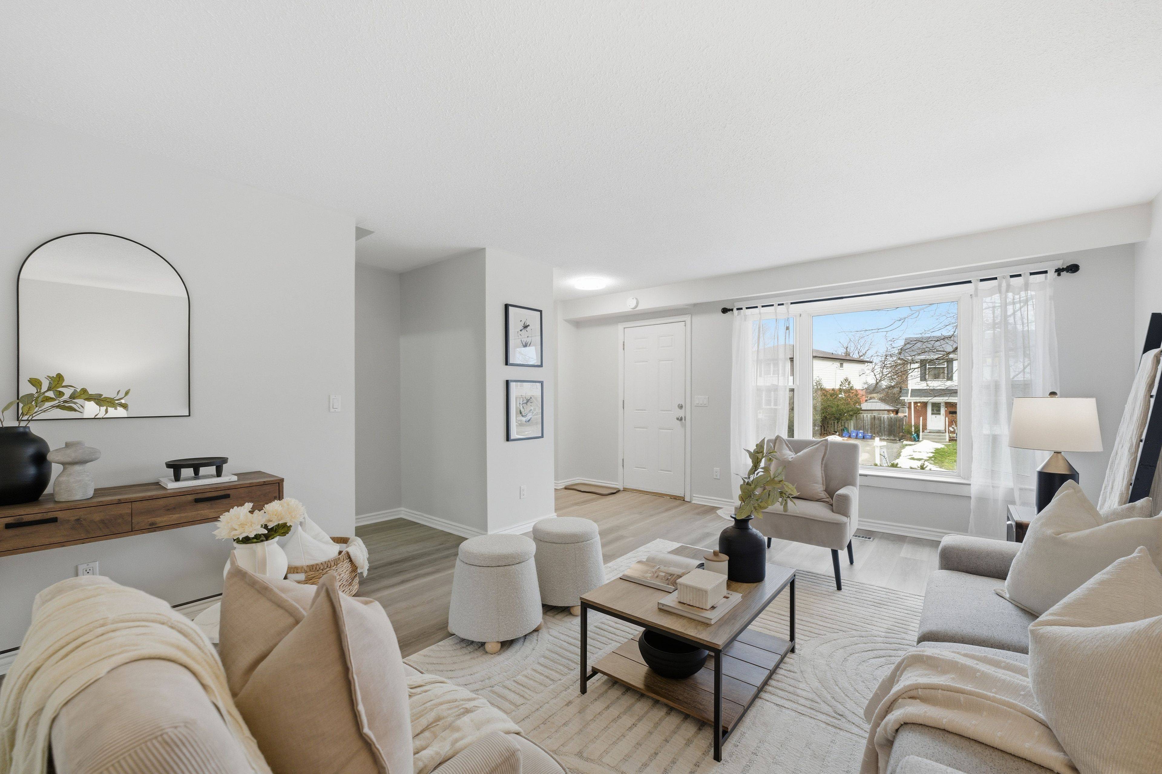 Oshawa, ON L1J 5X2,32 Vancouver CT