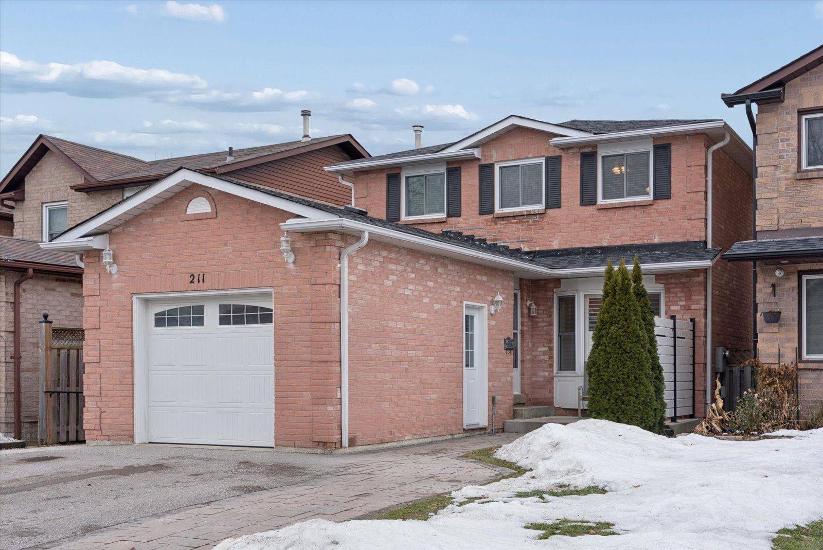 Ajax, ON L1T 2T5,211 Ravenscroft RD