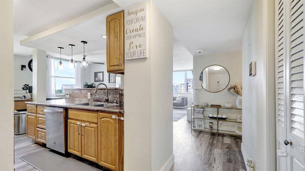 Hollywood, FL 33021,4400 Hillcrest Dr #719C