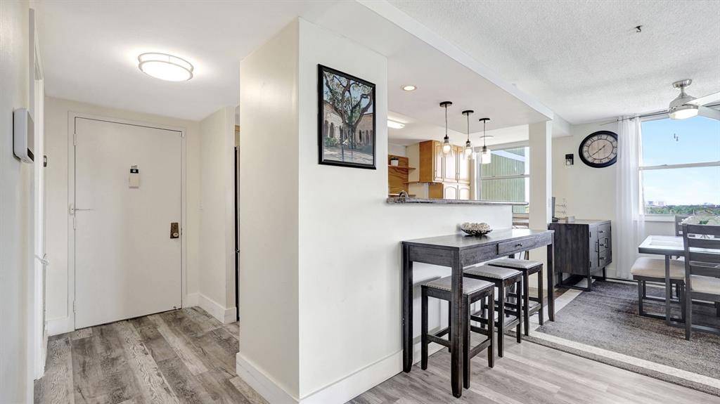 Hollywood, FL 33021,4400 Hillcrest Dr #719C