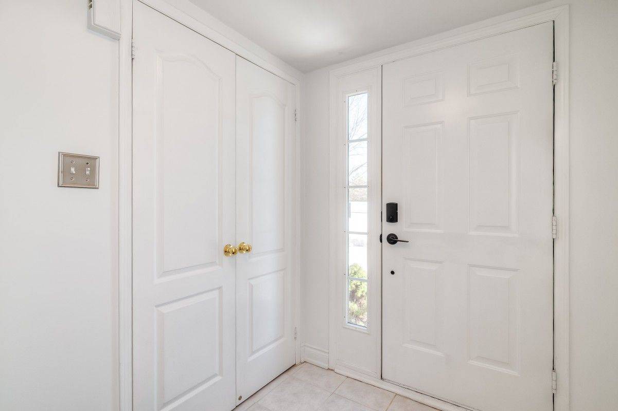 Aurora, ON L4G 7M9,40 Sandlewood CT #28