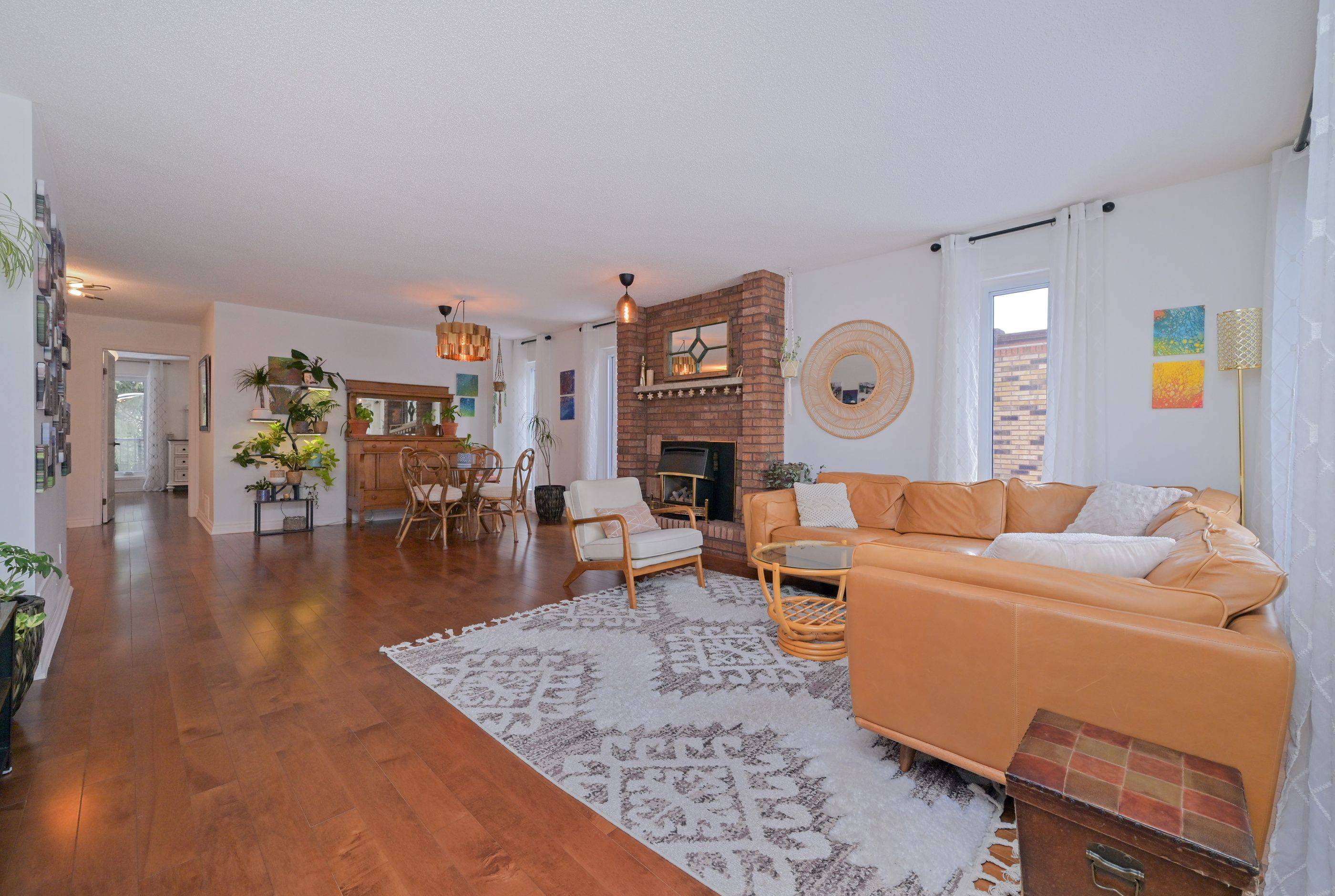 New Tecumseth, ON L9R 1R5,16 Green Briar RD