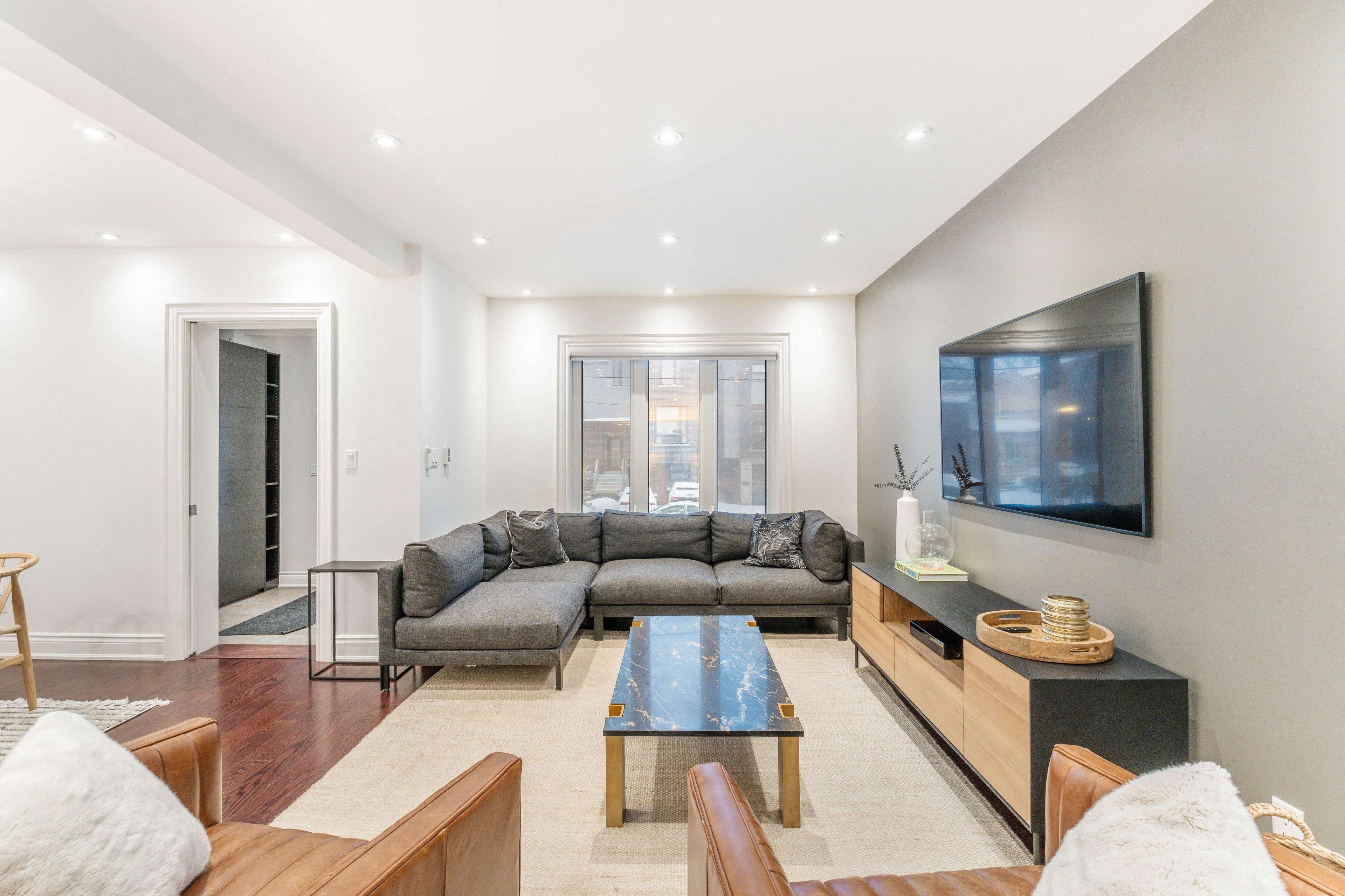 Toronto W07, ON M8Y 3L1,38 Guthrie AVE