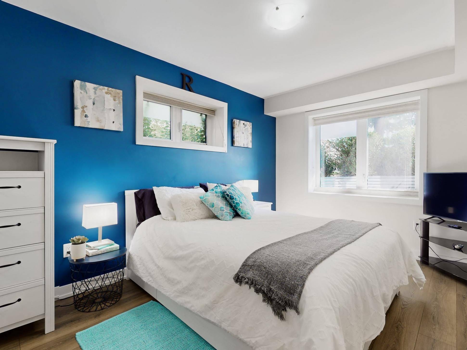 Toronto W06, ON M8V 1Y8,252 Royal York RD #212