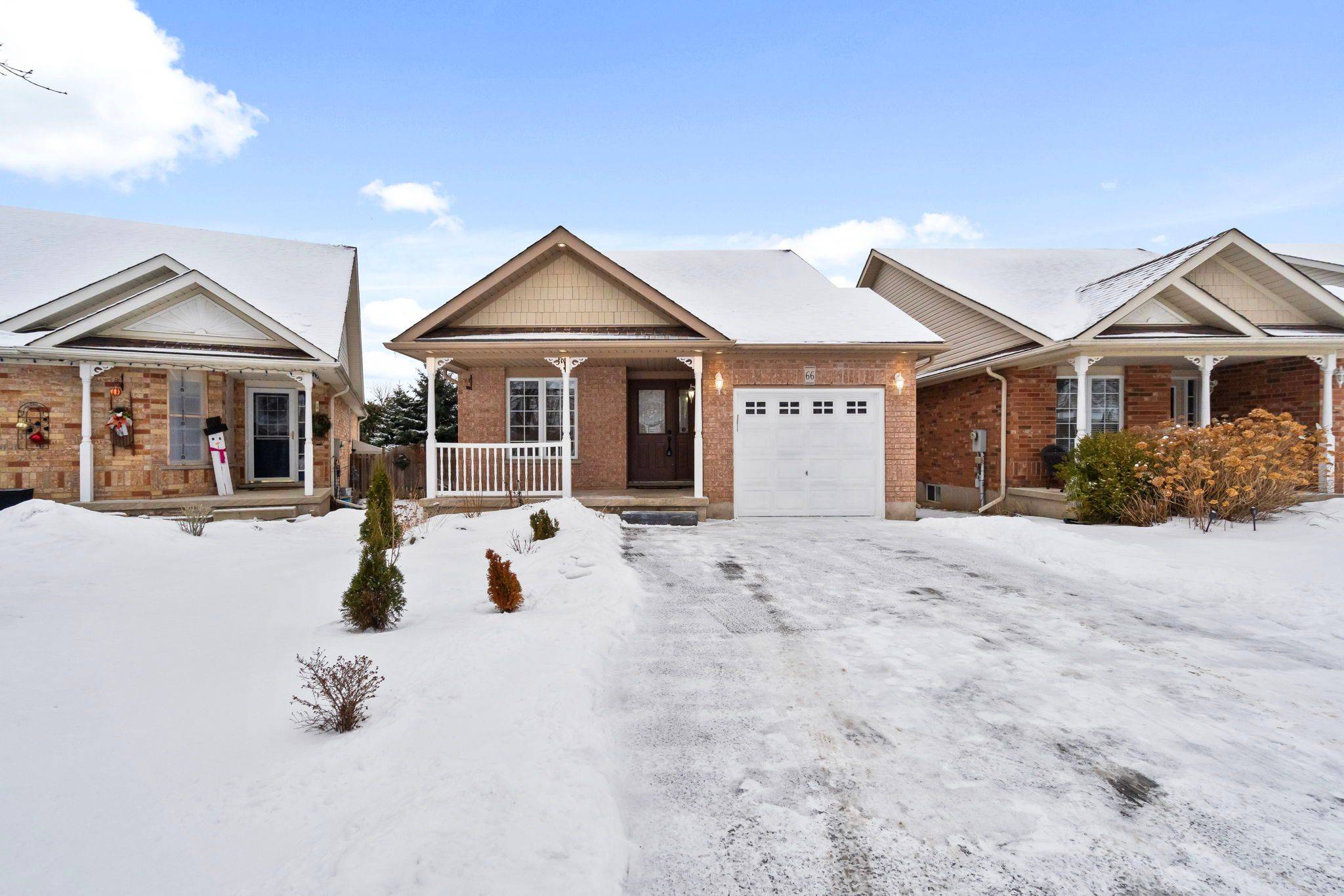 Halton Hills, ON L7J 3A6,66 Doctor Moore CT
