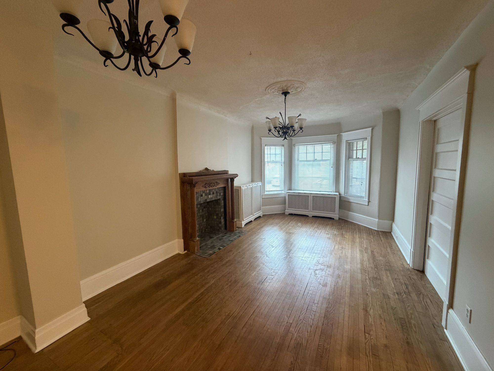 Toronto W01, ON M6R 1P6,187 Geoffrey ST #Main