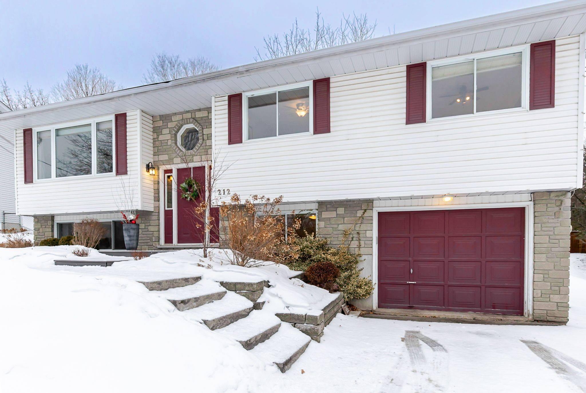 Peterborough, ON K9H 5P5,212 Gallagher ST