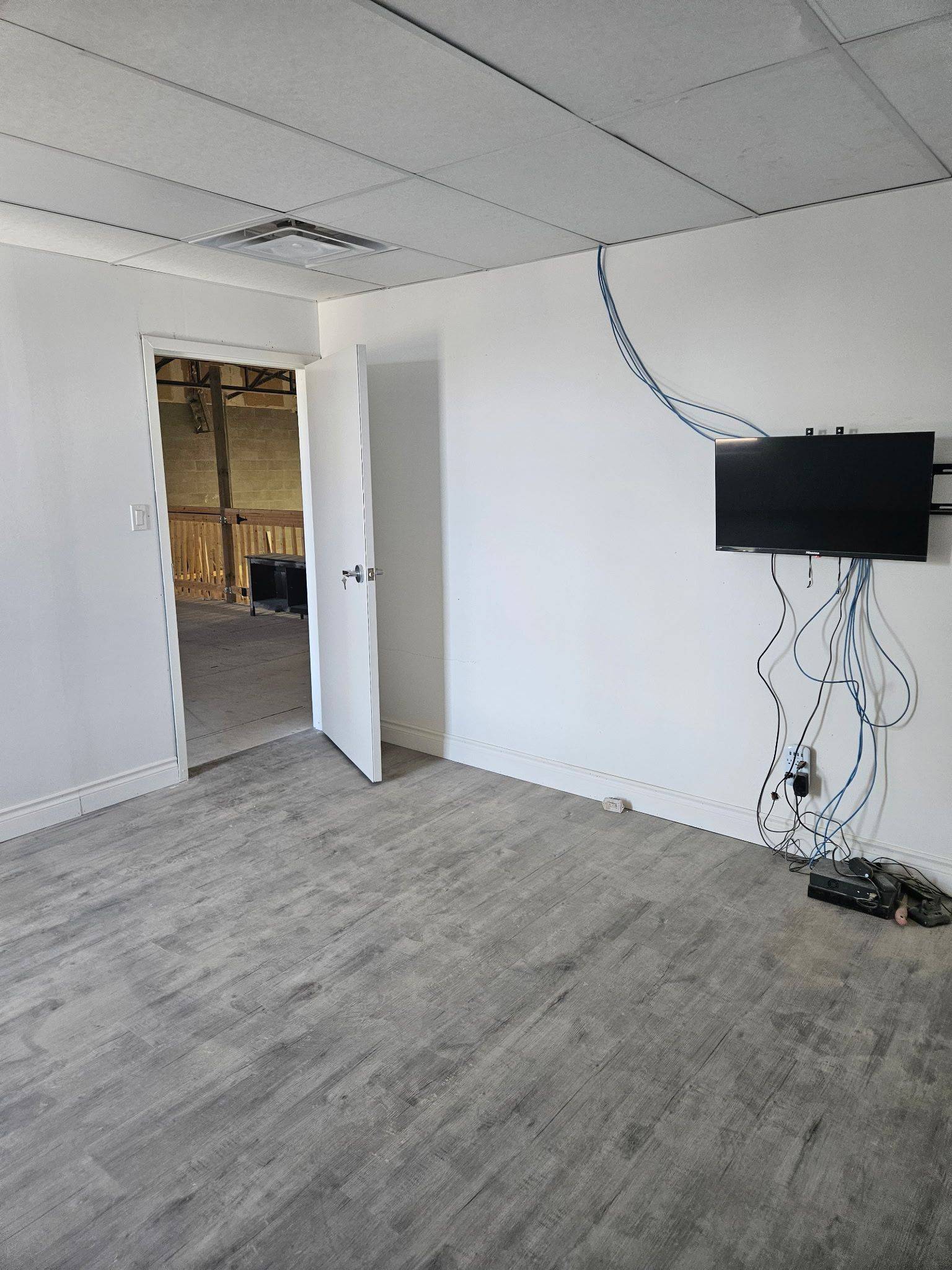 Alta Vista And Area, ON K1B 3T7,1618 Michael ST