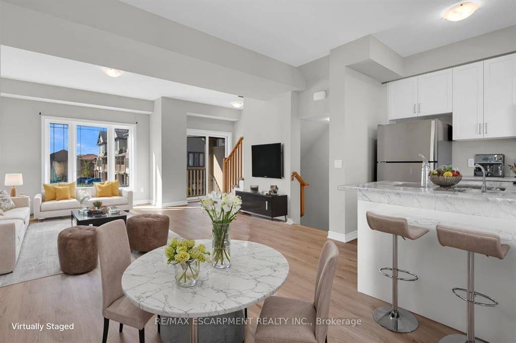 Hamilton, ON L8J 0M7,19 Picardy DR #5