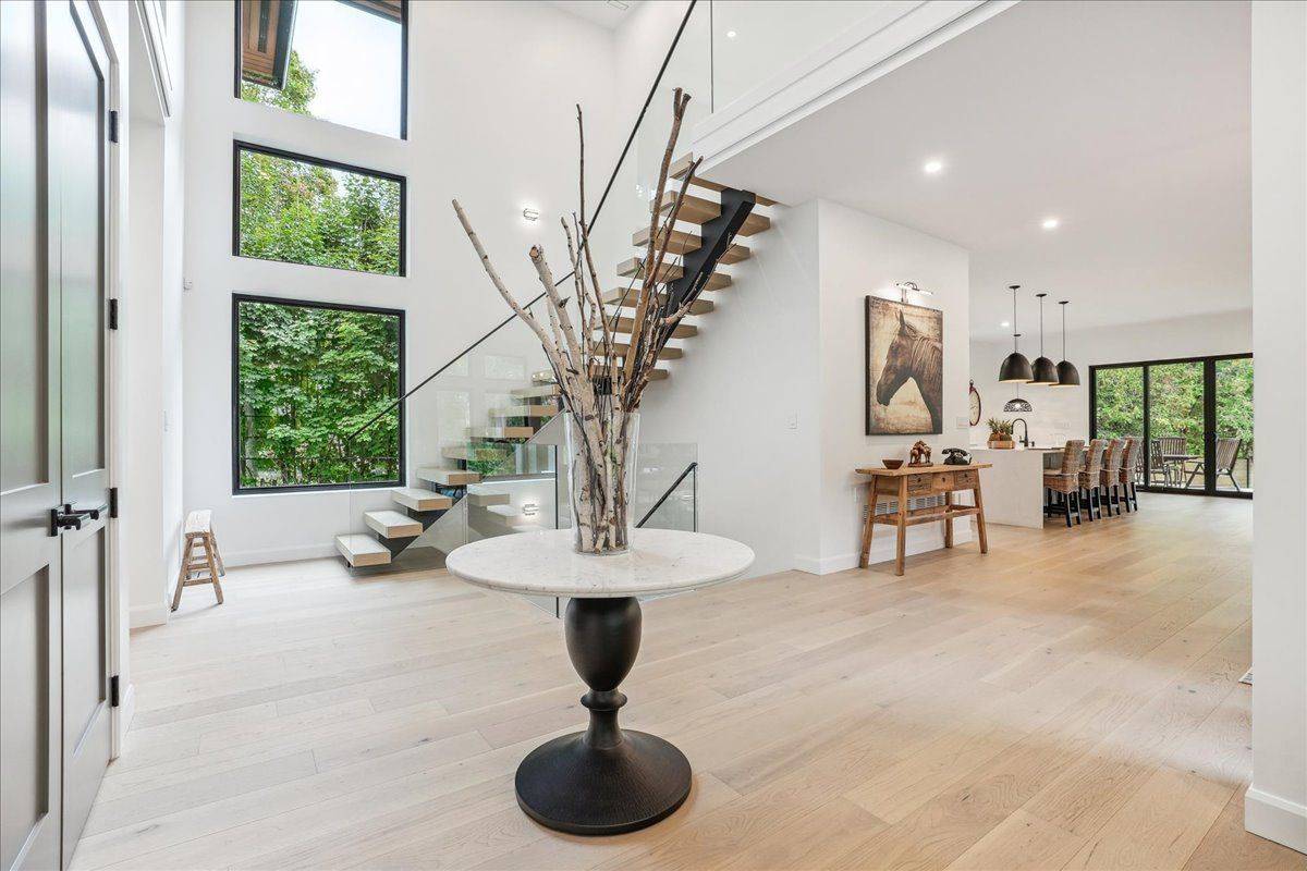 Hamilton, ON L9G 1M8,114 Reding RD