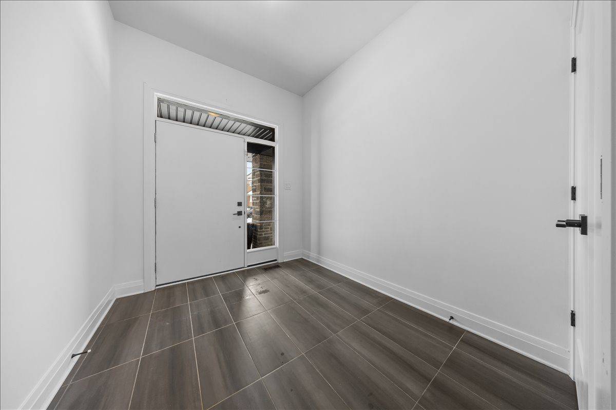 Stittsville - Munster - Richmond, ON K2S 2N2,21 Angel HTS