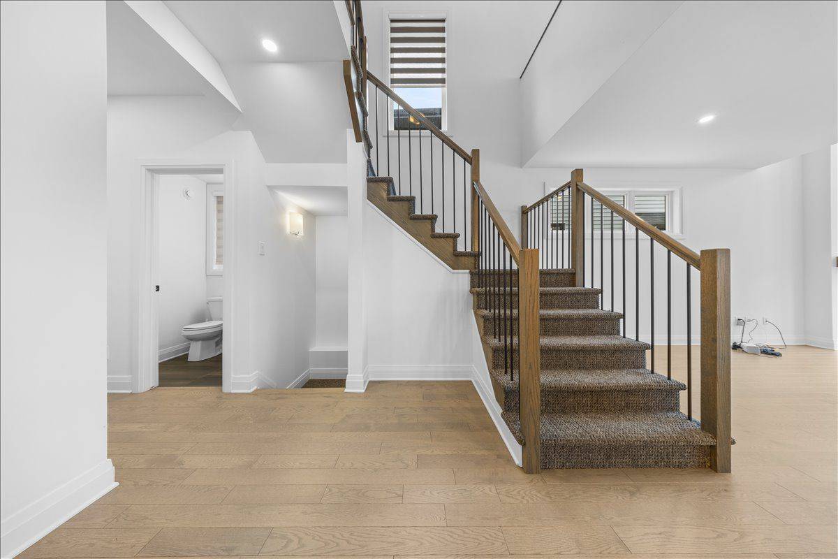 Stittsville - Munster - Richmond, ON K2S 2N2,21 Angel HTS