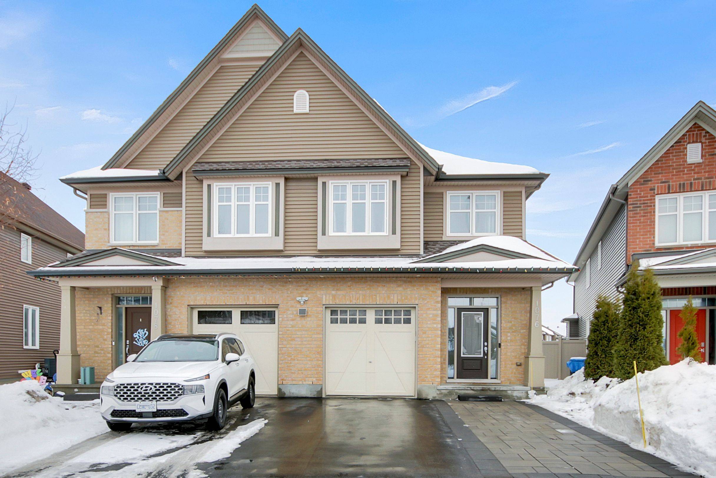 Barrhaven, ON K2J 3L7,1076 Cobble Hill DR
