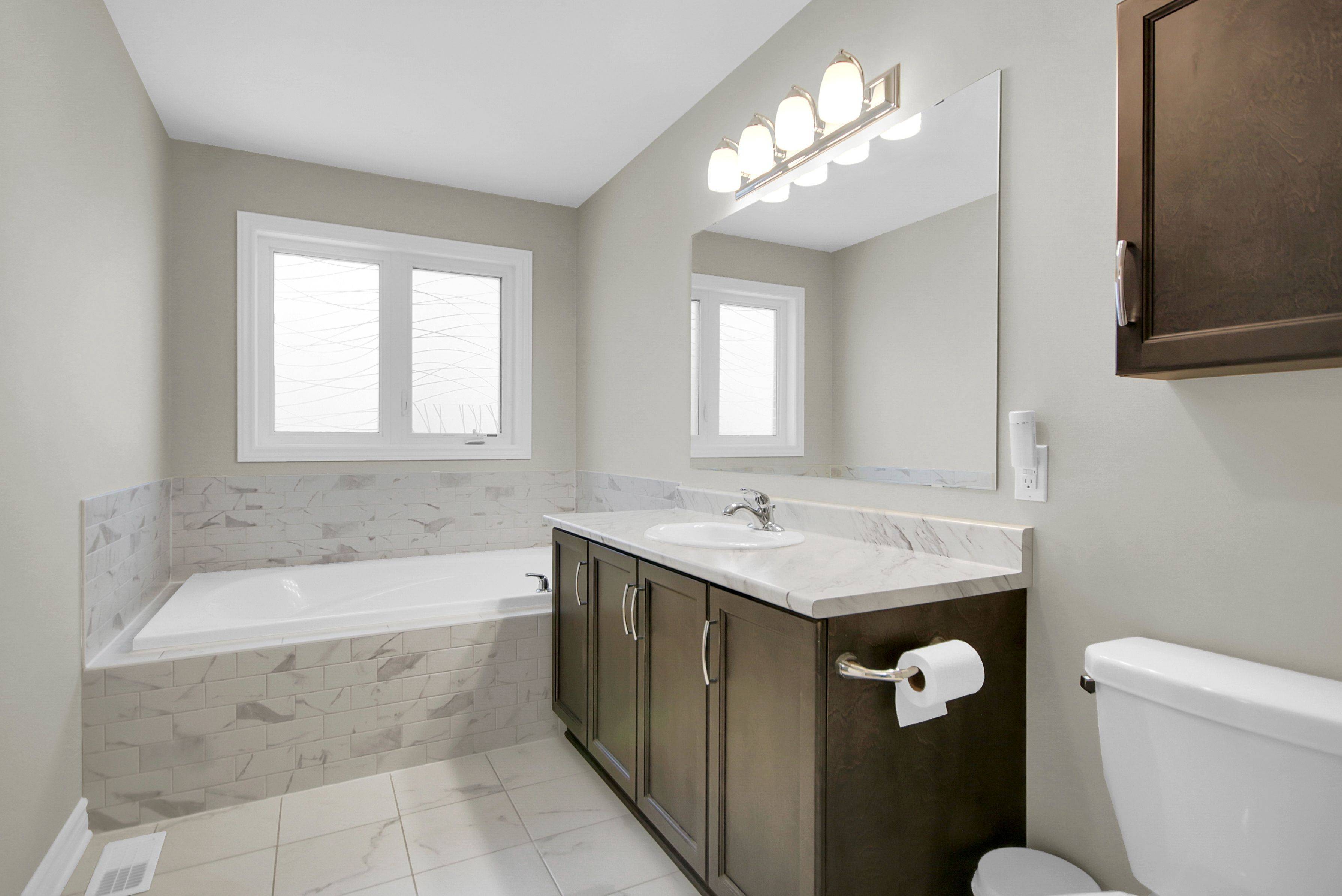 Barrhaven, ON K2J 3L7,1076 Cobble Hill DR