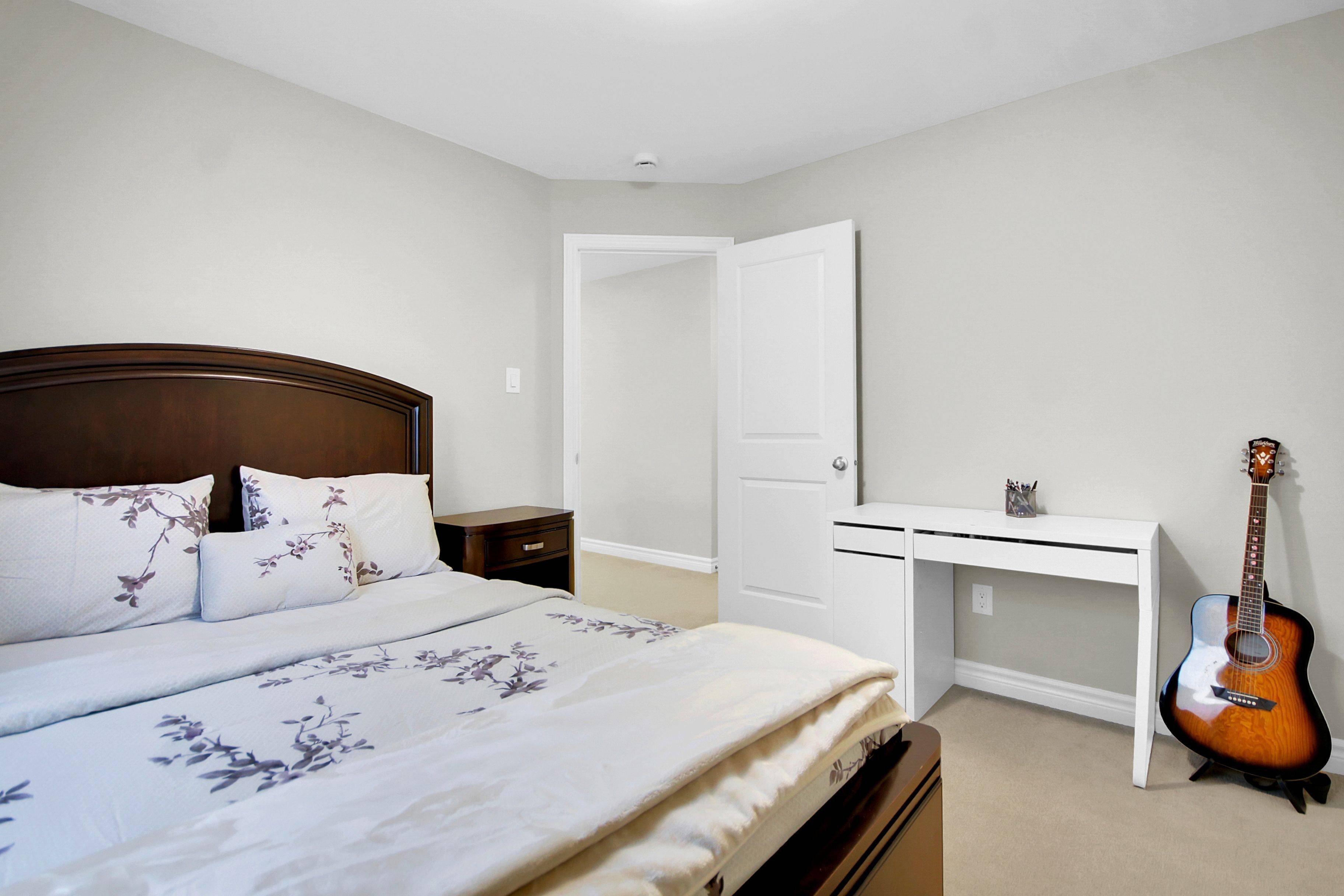 Barrhaven, ON K2J 3L7,1076 Cobble Hill DR