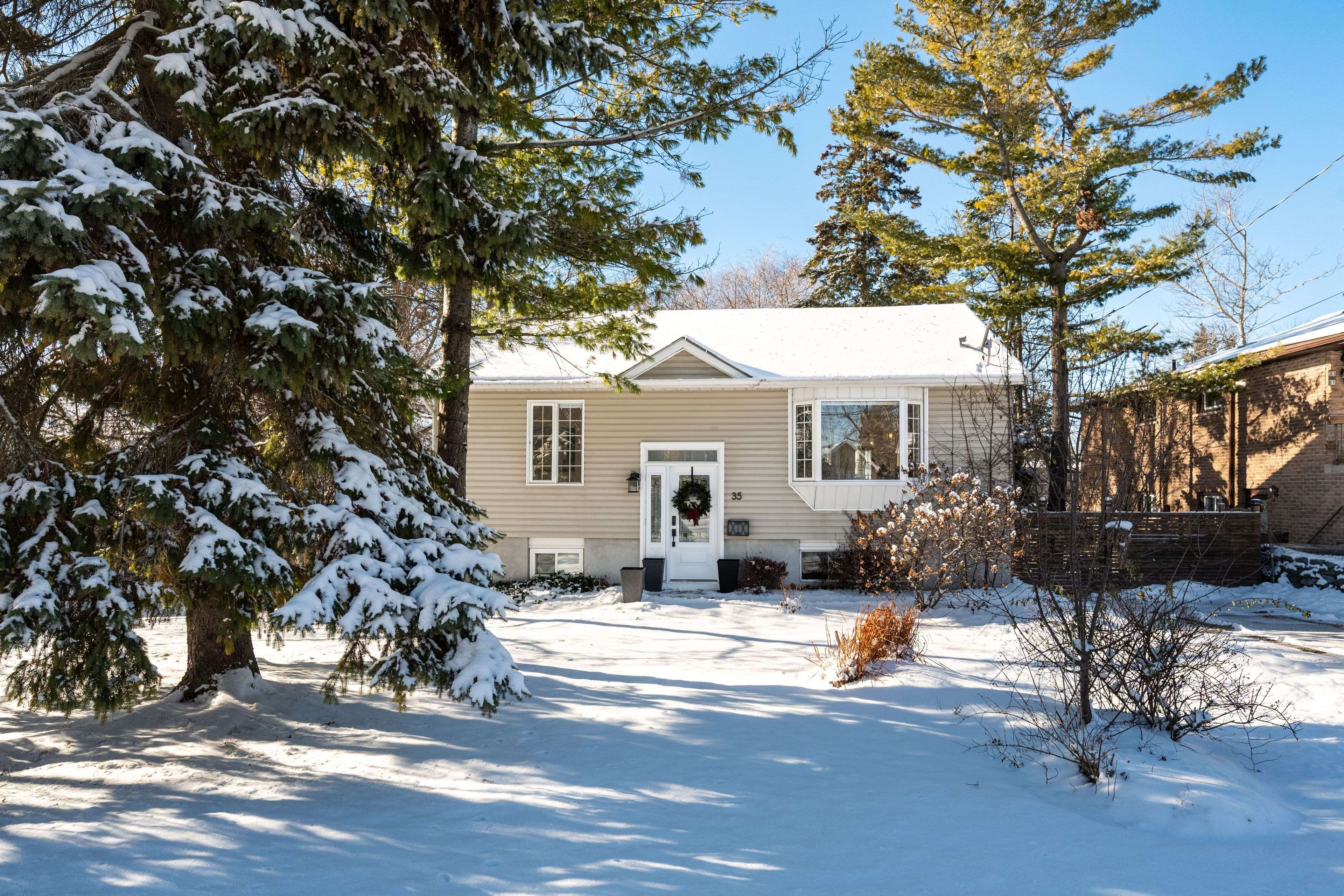 Kingston, ON K7M 3N7,35 Montgomery BLVD