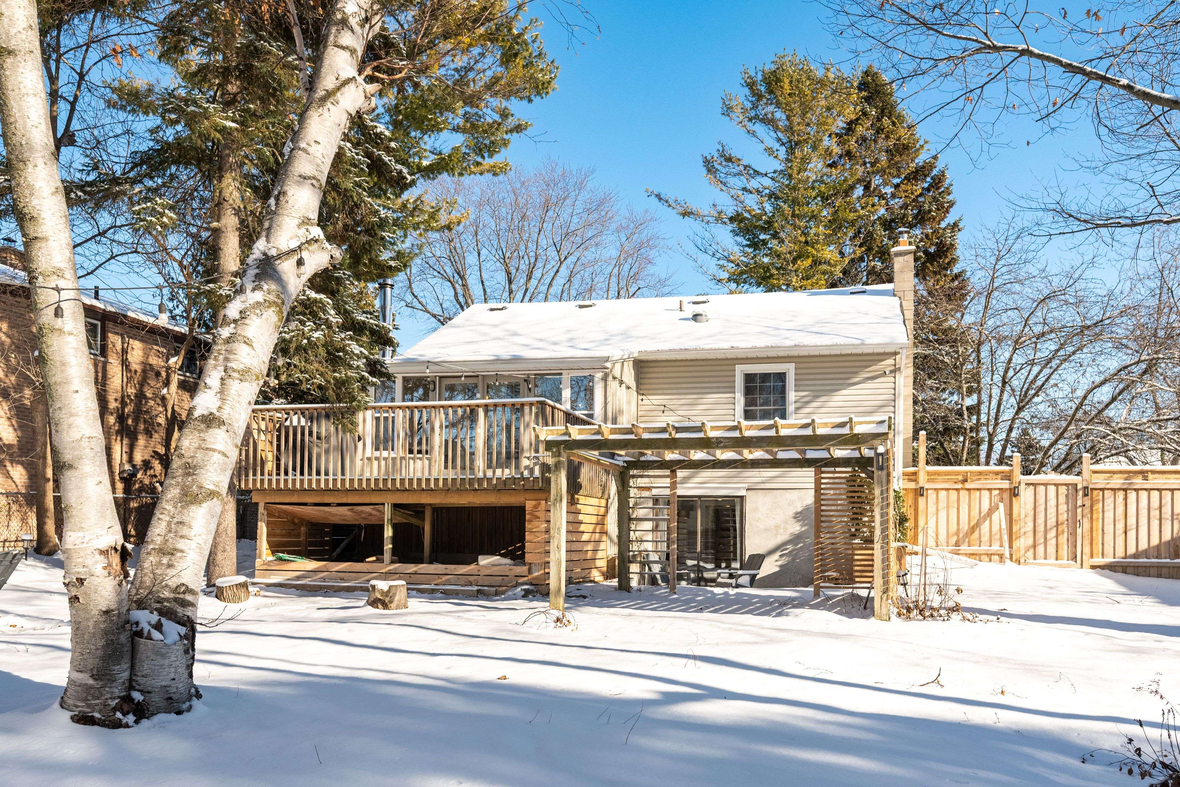 Kingston, ON K7M 3N7,35 Montgomery BLVD