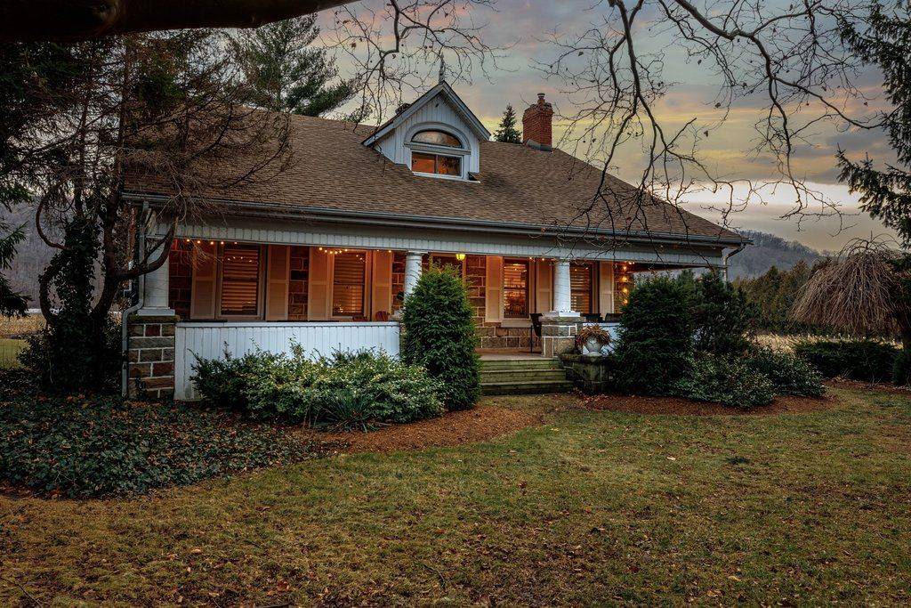 Hamilton, ON L8E 5H9,982 HWY 8 N/A