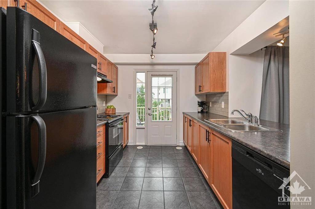 Barrhaven, ON K2J 0K2,2042 Madrid AVE