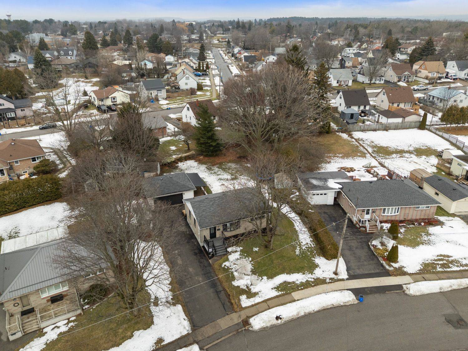 Port Hope, ON L1A 1Z7,13 Hillcrest DR