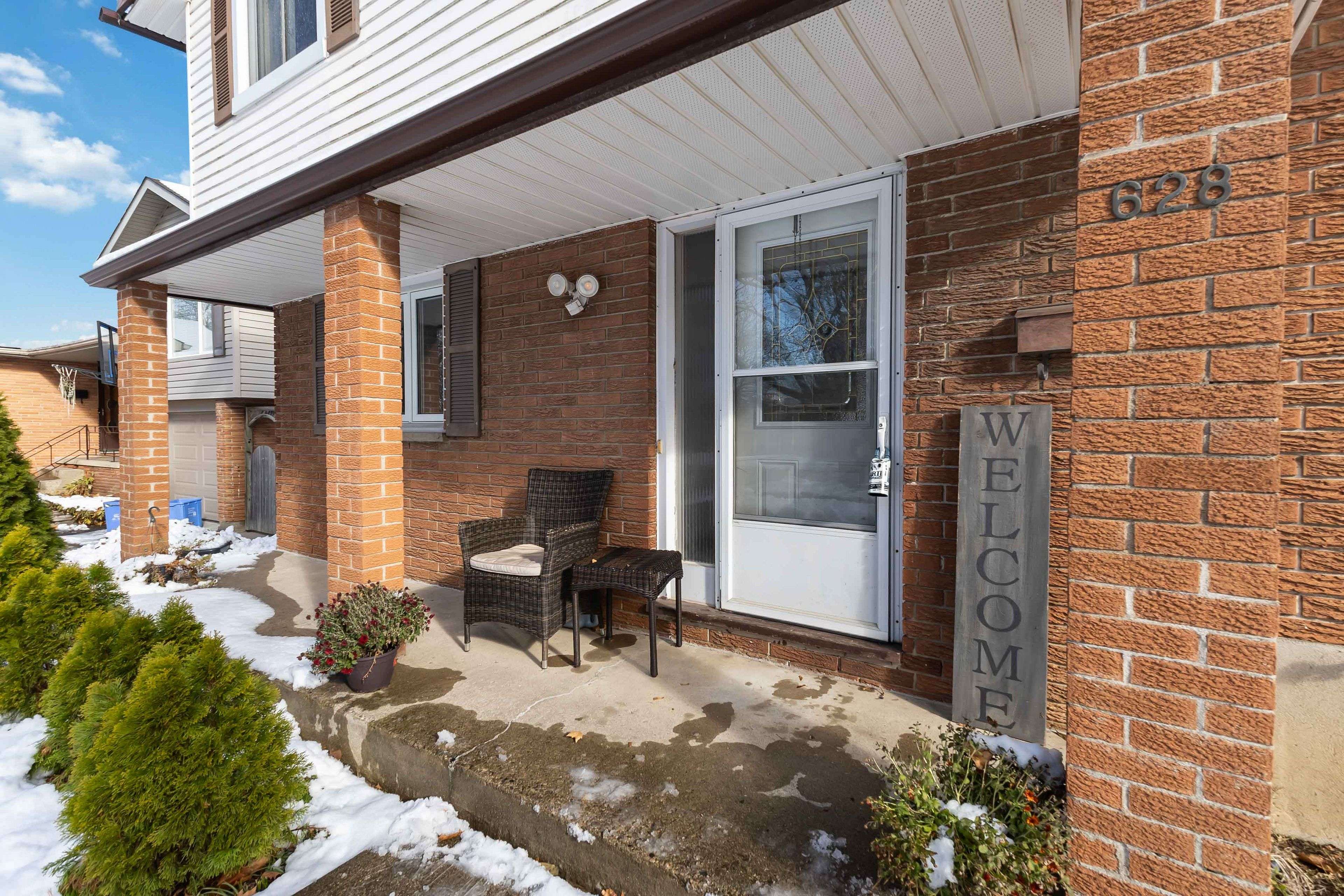 London South, ON N6J 2Y2,628 Viscount RD