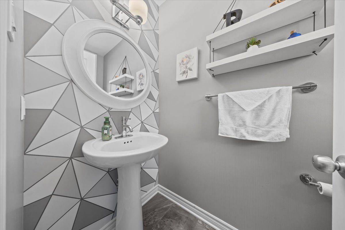 Blossom Park - Airport And Area, ON K1T 0M4,357 Alasken DR