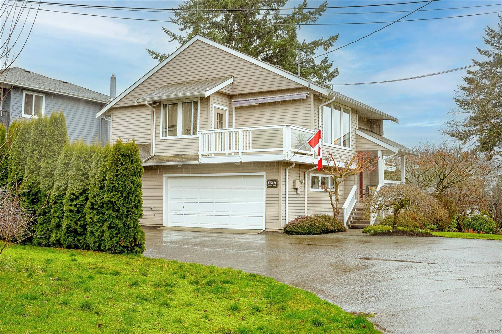 Central Saanich, BC V8M 2G1,875 Clarke Rd #A