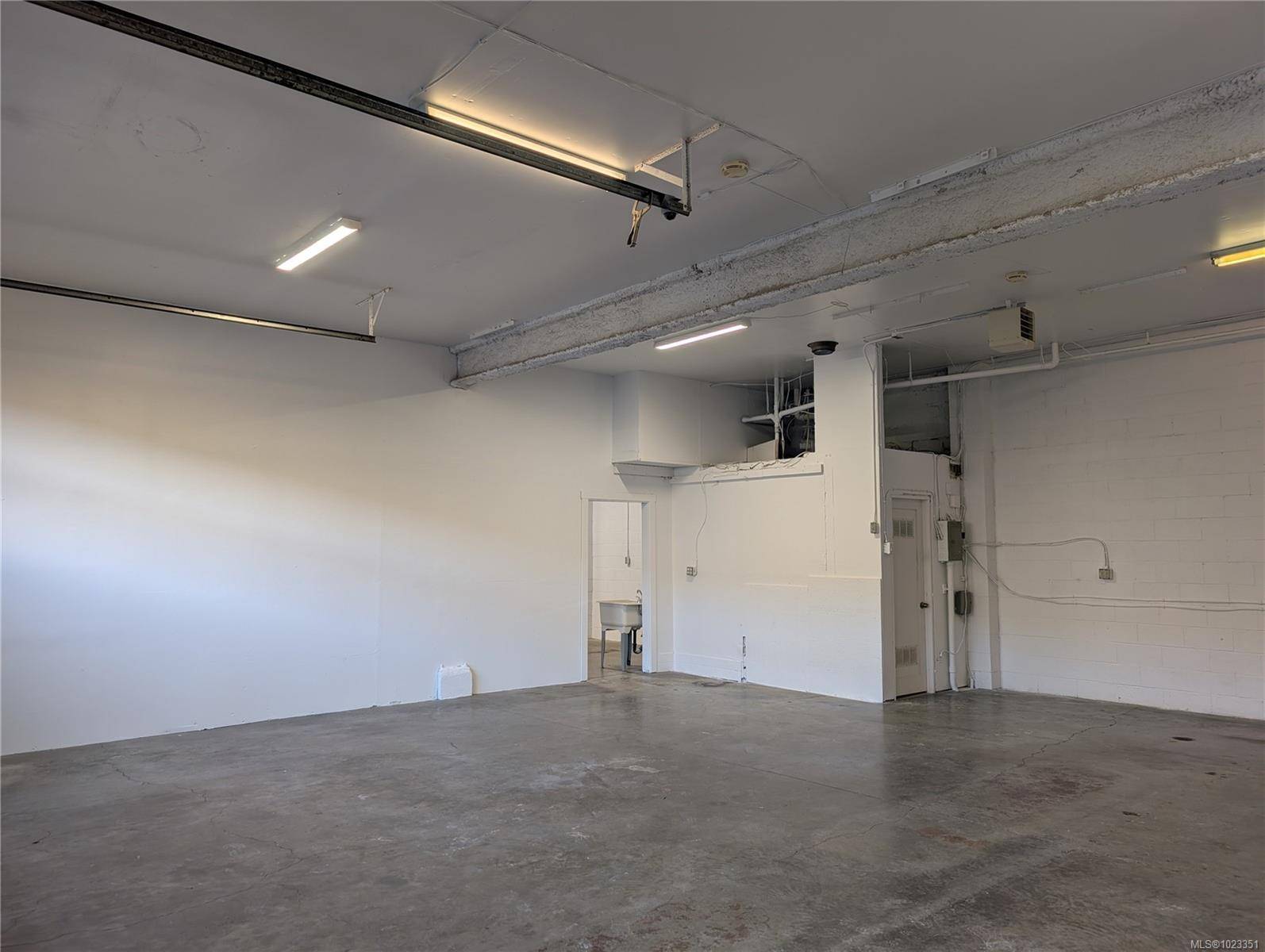 Victoria, BC V8Z 1B2,625 Alpha St #3,4,5