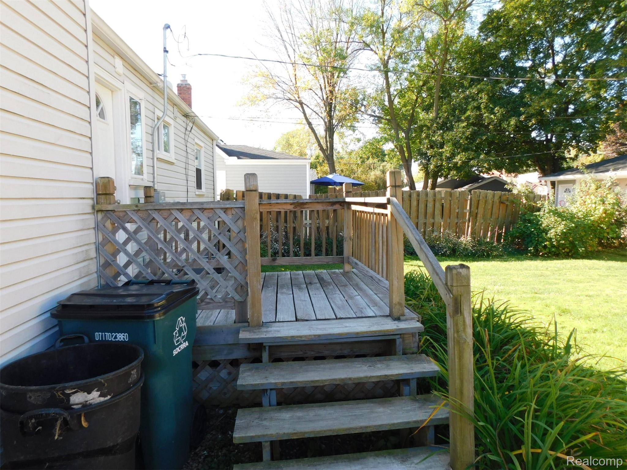 Clawson, MI 48017,408 S CHOCOLAY AVE