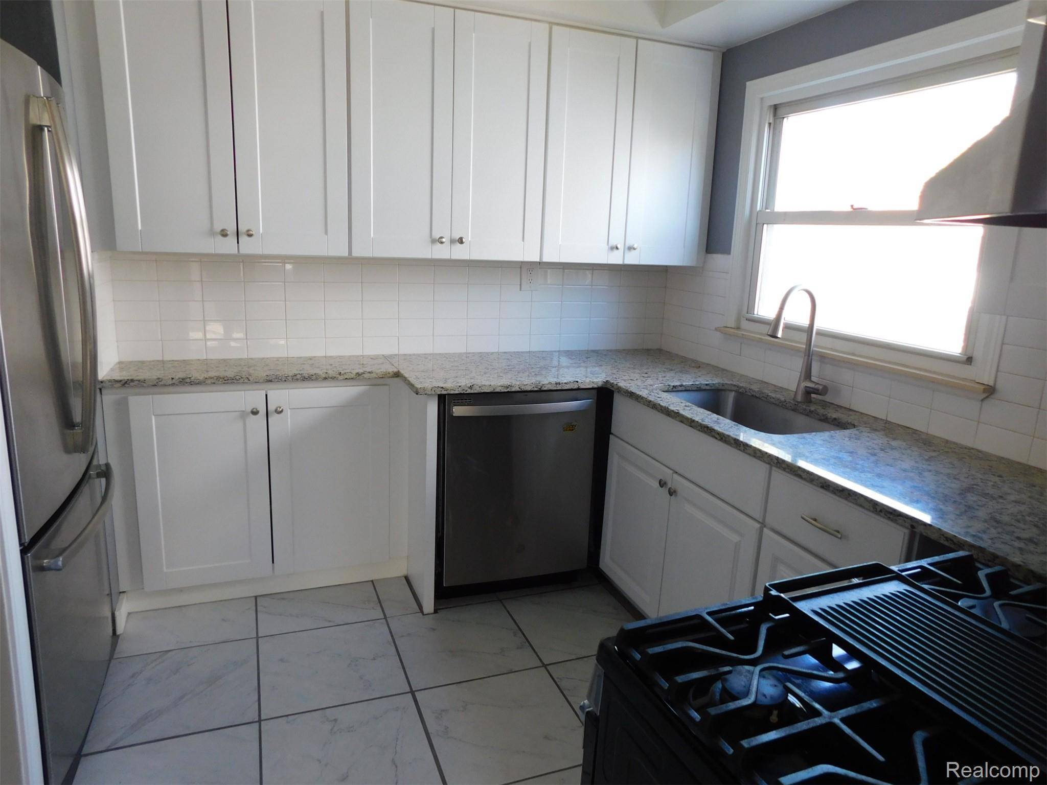 Clawson, MI 48017,408 S CHOCOLAY AVE