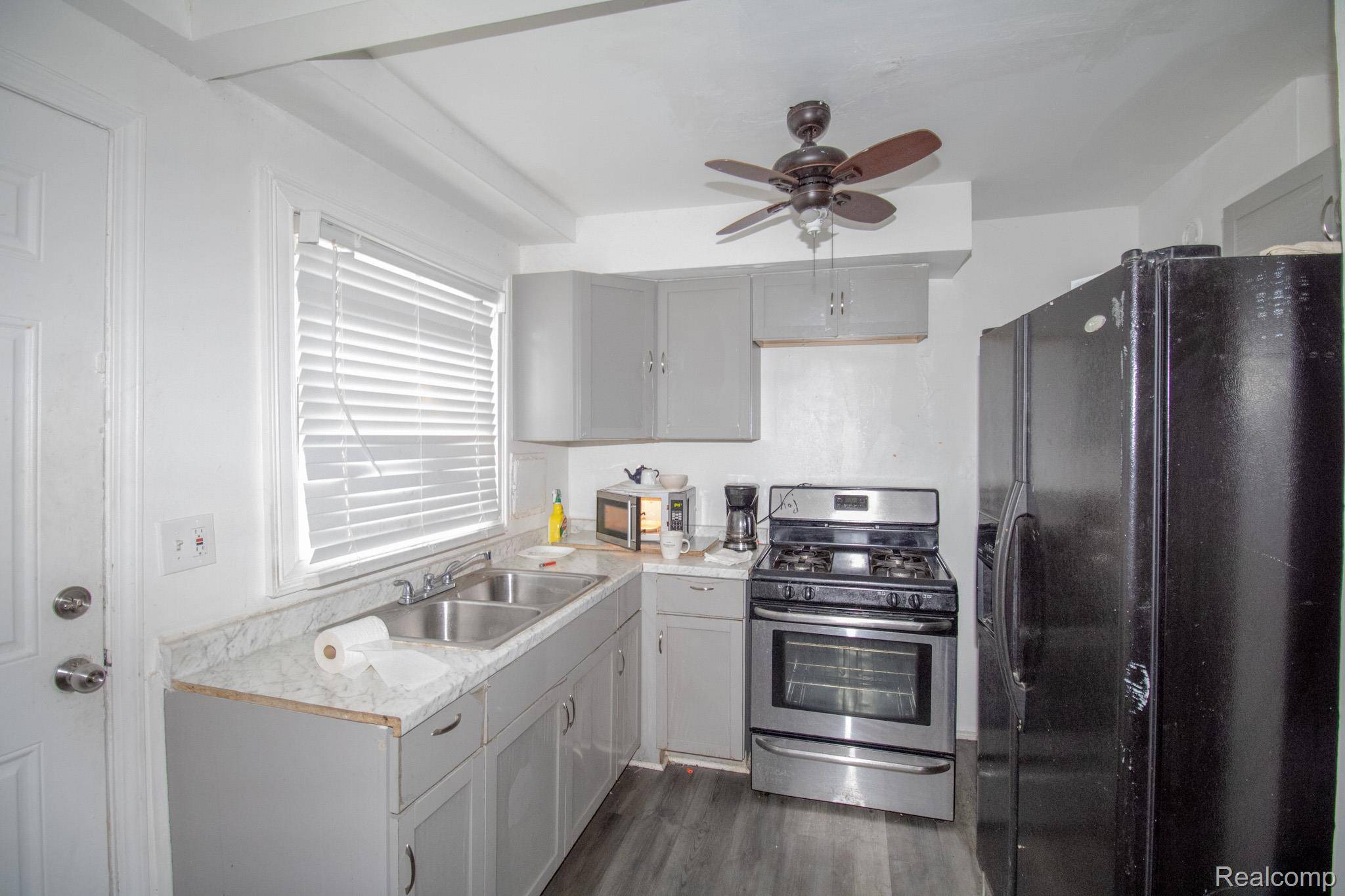 Detroit, MI 48221,19370 Wyoming AVE