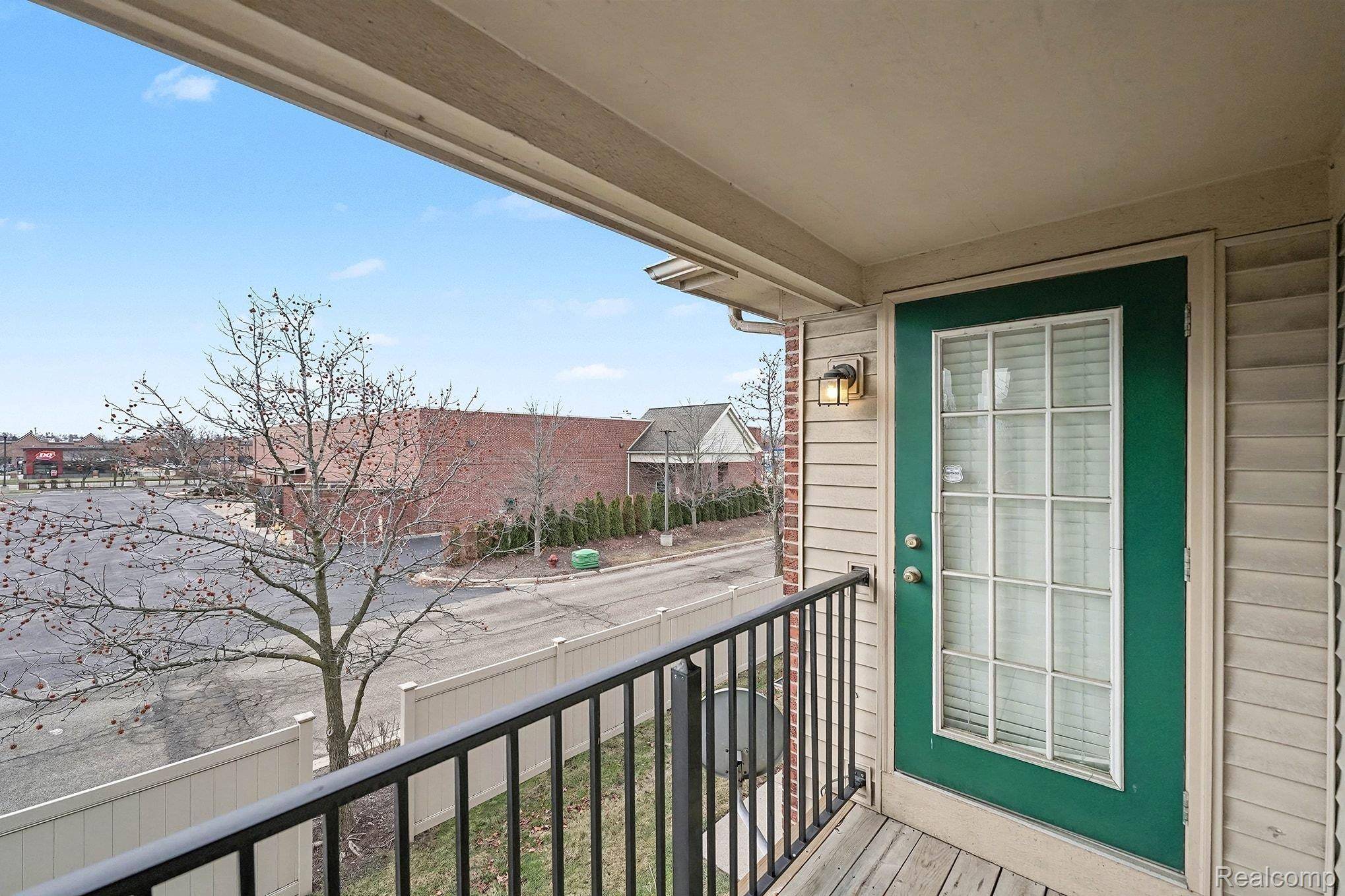 Livonia, MI 48150,11712 Farmington RD