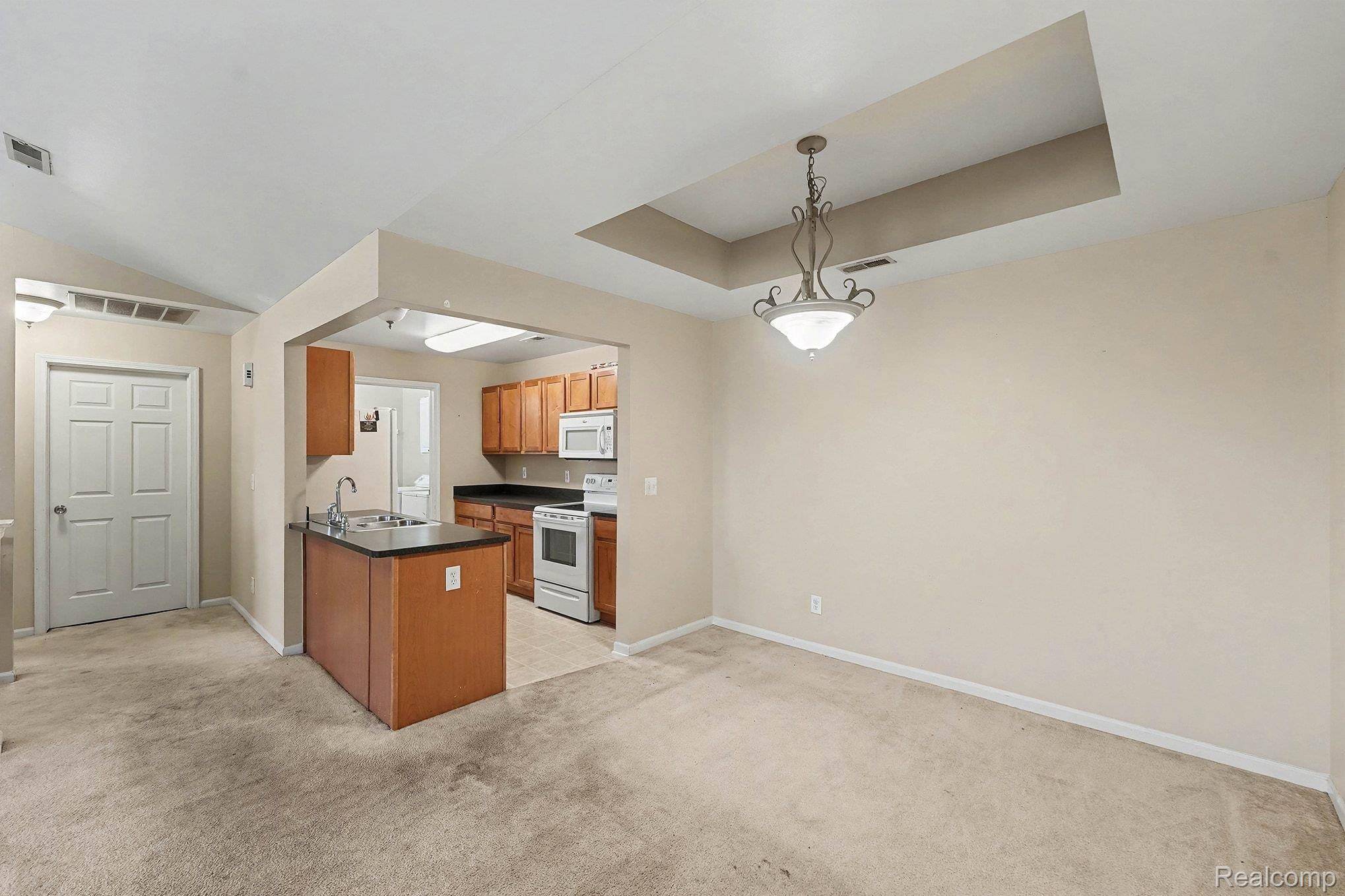 Livonia, MI 48150,11712 Farmington RD