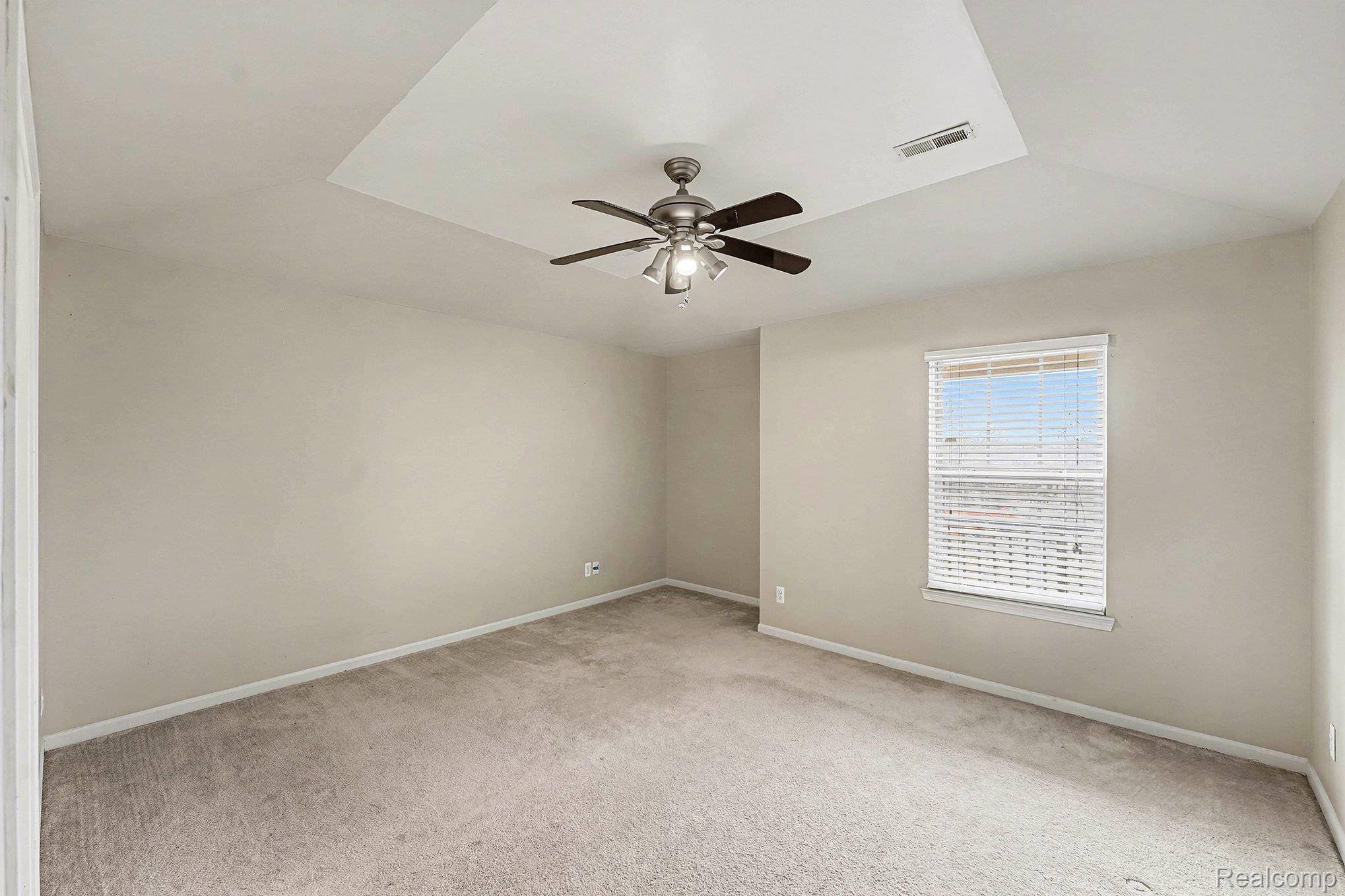 Livonia, MI 48150,11712 Farmington RD