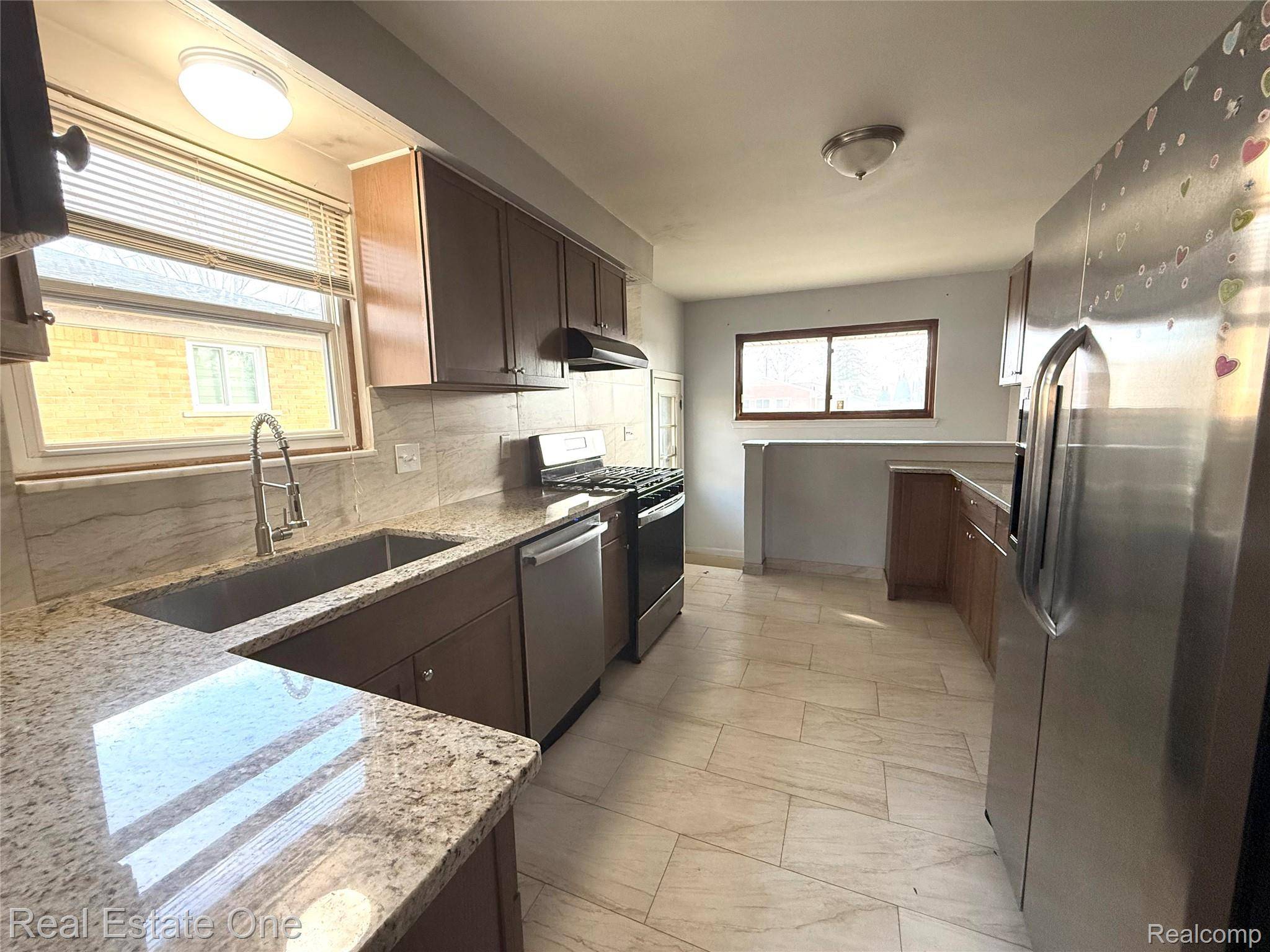 Dearborn Heights, MI 48127,6845 Plainfield ST