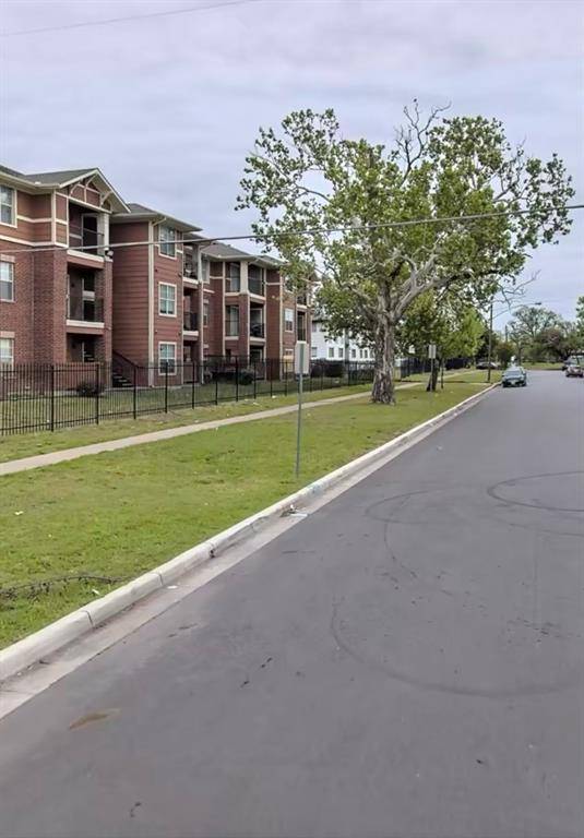 Dallas, TX 75215,2934 South Boulevard