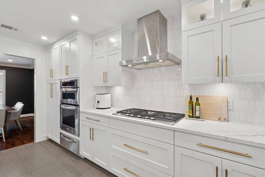 Dallas, TX 75238,10023 Edgecove Drive