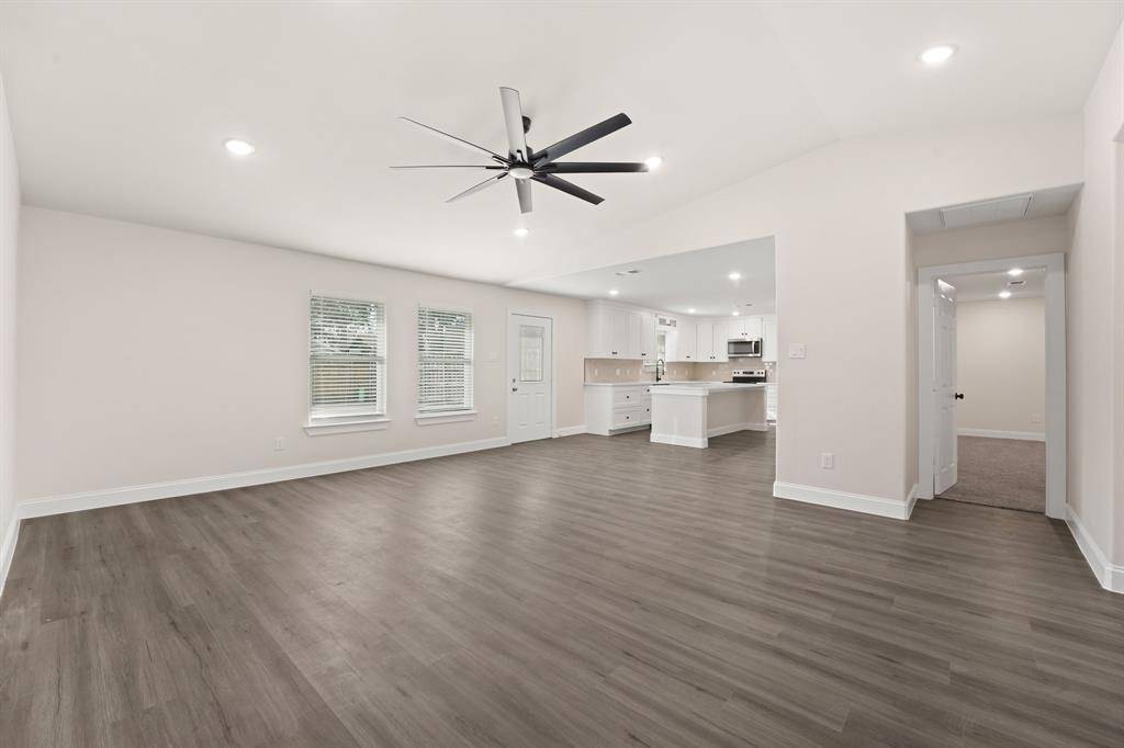 Carrollton, TX 75006,2000 Knollwood Lane