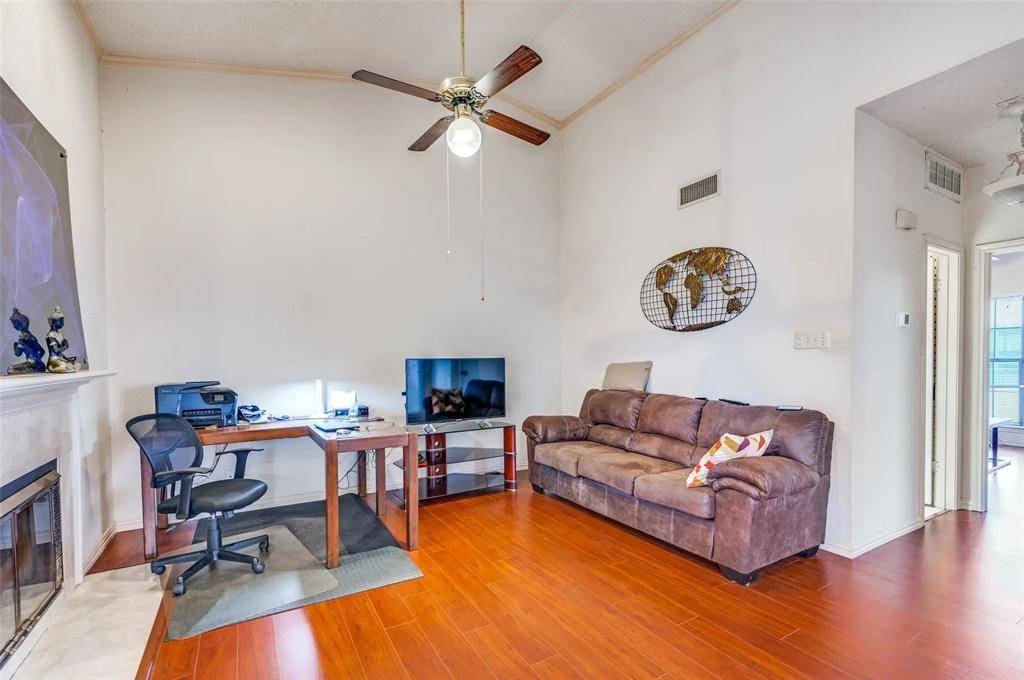 Arlington, TX 76006,401 Pebble Way #237